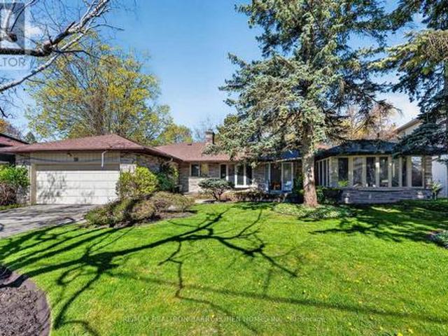 18 Brian Cliff Drive, Toronto, ON, M3B 2G2 house for sale | Listing ID C13814 | Royal LePage