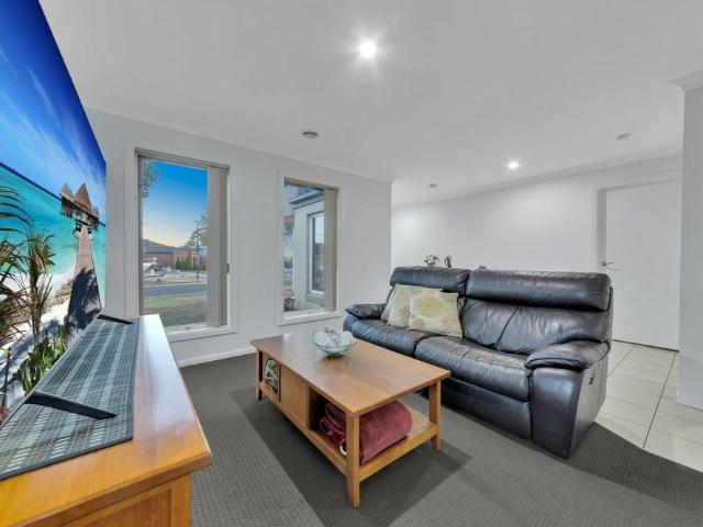 18 Carisbrook Circuit, Truganina VIC, Belconnen