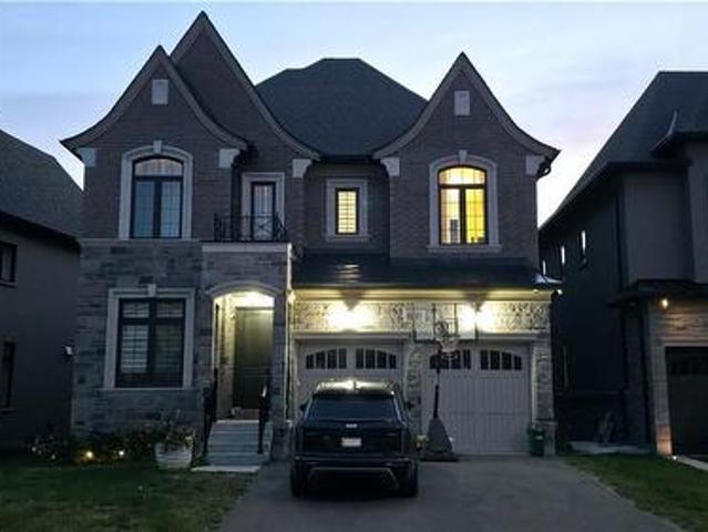 18 Casavant Court, Maple, ON, L6A 5A5 house for sale | Listing ID 40840 | Royal LePage