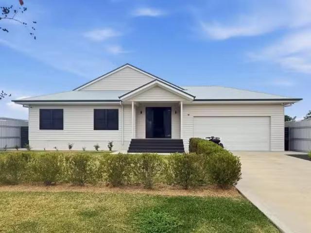 18 Chester Street, Moree House for rent Listed by Marygold Ol.