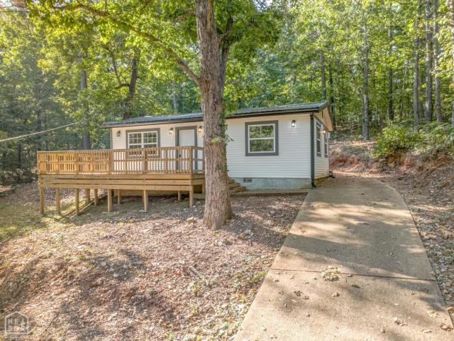 18 Chickasaw Drive