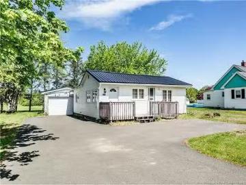 18 Colonel, Saint Louis De Kent, NB, E4X 1C4 house for sale.