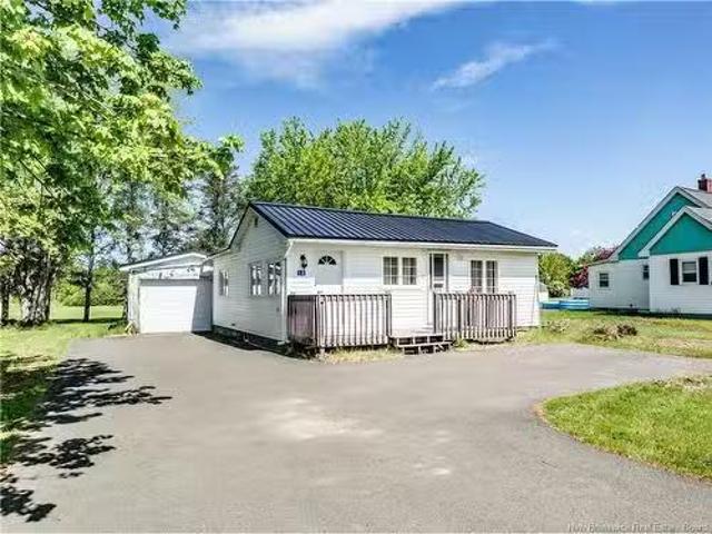 18 Colonel, Saint Louis De Kent, NB, E4X 1C4 house for sale.