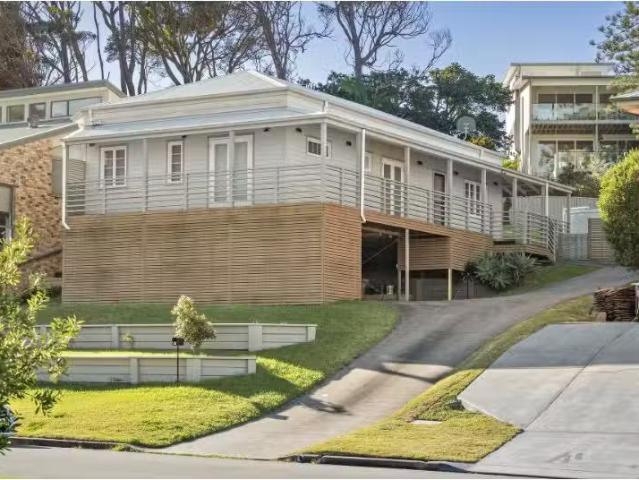 18 Copper Valley Close, Caves Beach House for rent Listed by.