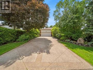 House for sale in Peel, Ontario - Garden