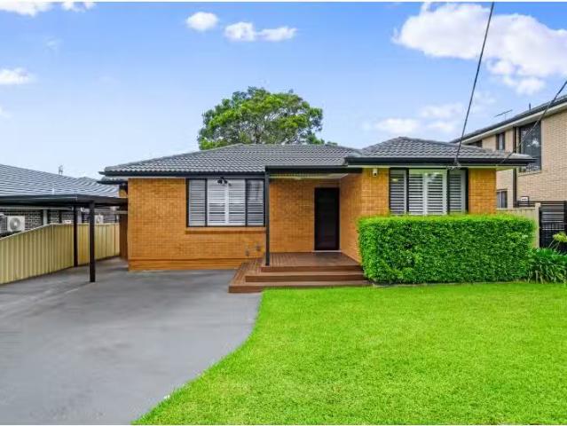 18 Craig Avenue, OXLEY PARK House for rent Listed by Holly Sm.