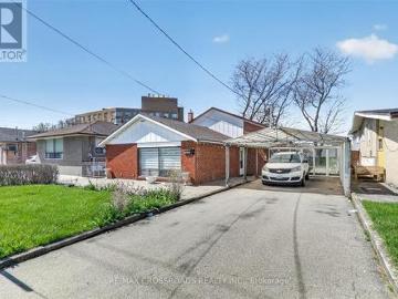 18 De Marco Boulevard, Toronto, ON, M6L 2W1 house for sale | Listing ID W13493 | Royal LePage