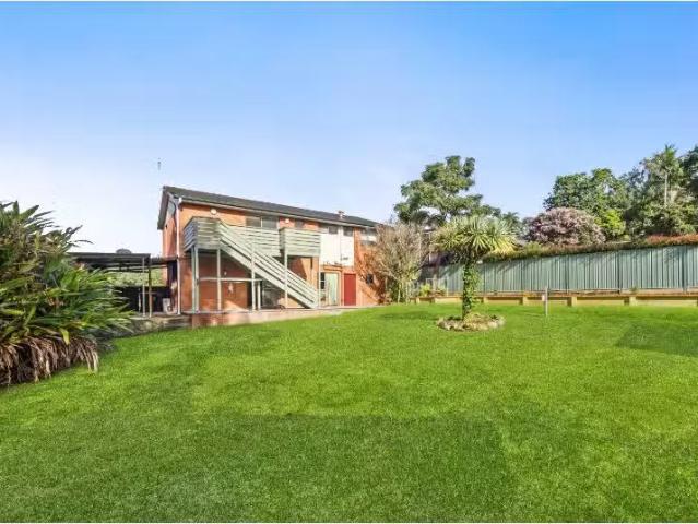 18 Dena Avenue, Narara House for rent Listed by Tammy Calabri.