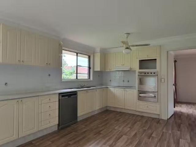 18 Desmond Street, Ingleburn House for rent Listed by Leasing.