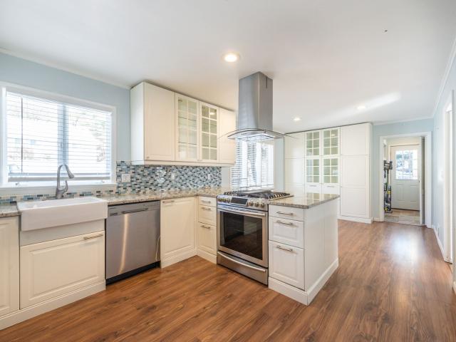 18 Devon Drive, West Orange, US, NJ