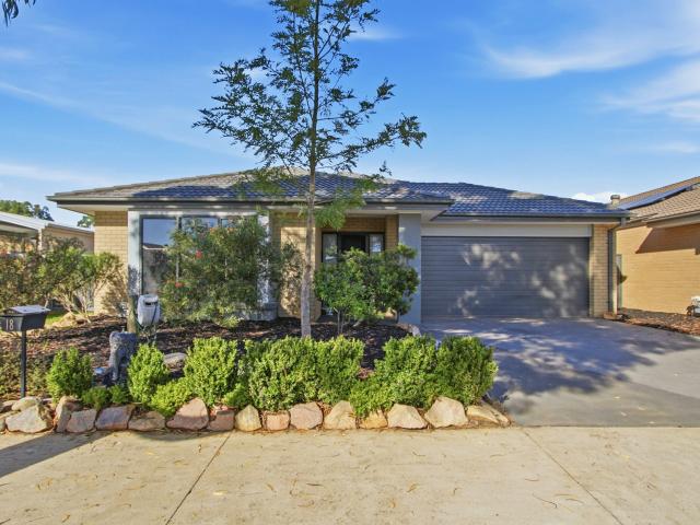 18 Dianella Place, Bairnsdale VIC