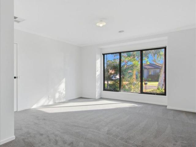 18 DIANELLA PLACE SHANNON WATERS