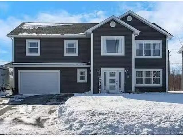 18 Doherty Dr, Oromocto, NB, E2V 0M1 house for sale Listing.