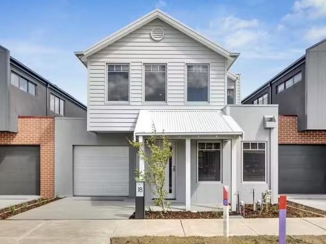 18 Dussehra Street, Kalkallo, VIC 3064