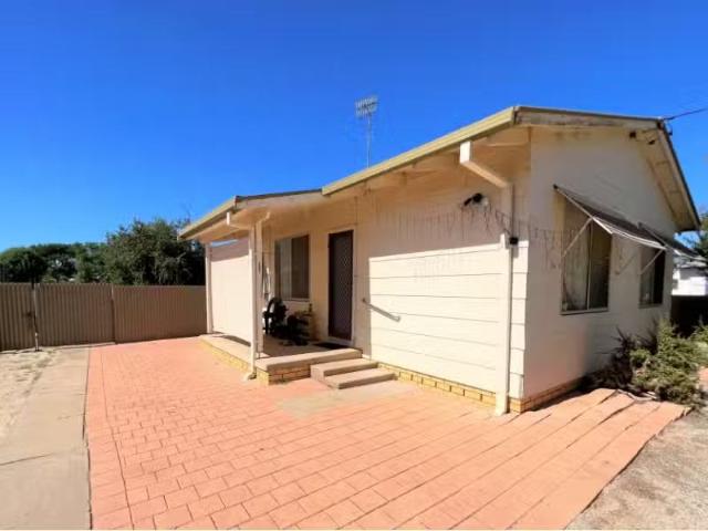 18 Florence Street, HILLSTON House for rent Listed by Elysia.