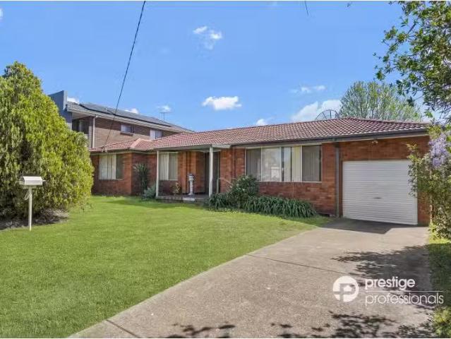 18 Flanagan Avenue, MOOREBANK House for rent Listed by Angela.