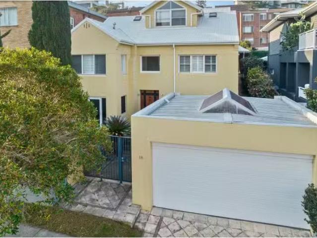 18 Gipps Street, Wollongong House for rent Listed by Nicole C.