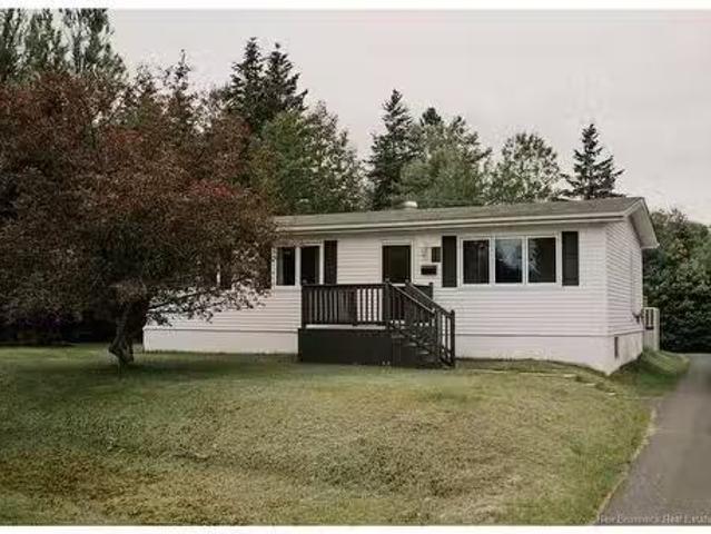 18 Golden Hawk Dr, Miramichi, NB, E1N 3J3 house for sale Li.