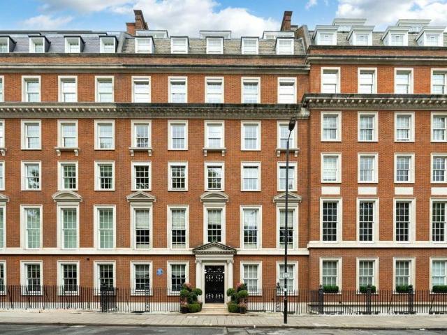 18 Grosvenor Square, London, W1K 6LD, United Kingdom | 2 bed apartment for rent #138510465 | Rentberry