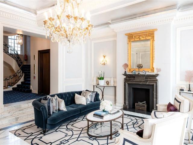 18 Grosvenor Square, London, W1K 6LE, United Kingdom | 2 bed apartment for rent #132087763 | Rentberry