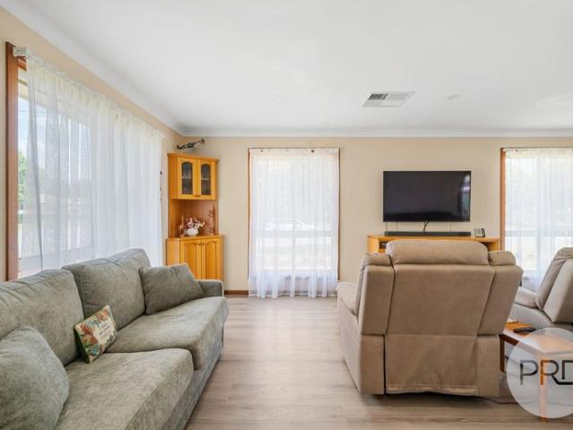 18 Grevillea Crescent