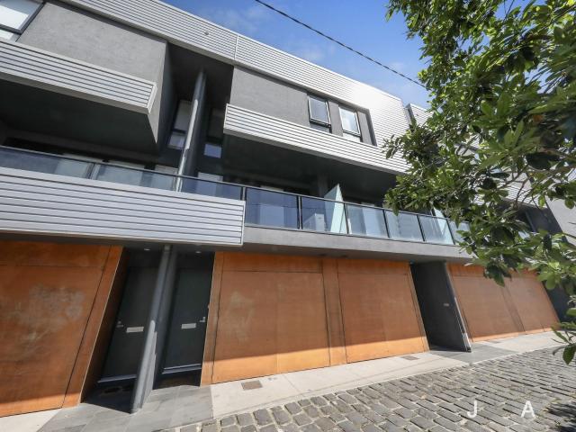 18 Greenham Place, Footscray | Jas Stephens