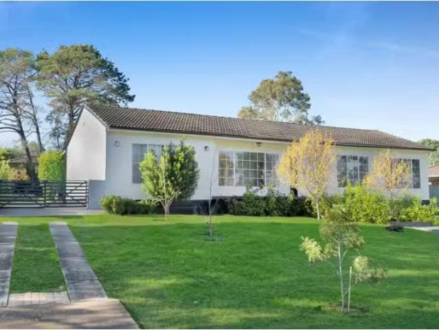 18 Hacking Drive, Narellan Vale House for rent Listed by Leas.