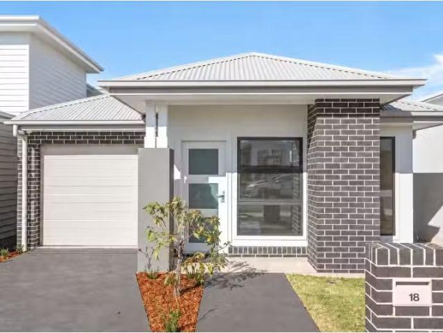 18 Hatter Circuit, CALDERWOOD House for rent Listed by Lauren.