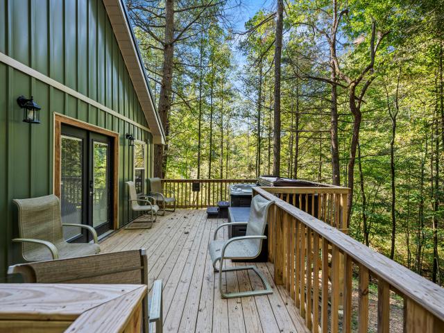 18 High Falls Creek Drive