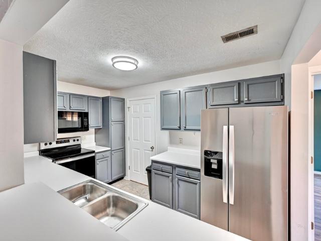 18 Highland Meadows Circle # 6