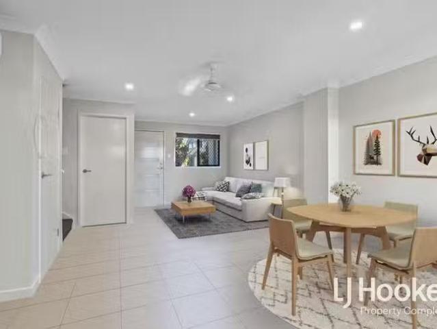 1/8 Highlands Street, Yarrabilba, QLD 4207