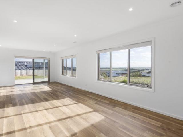 18 Highpoint Crescent, Highton
