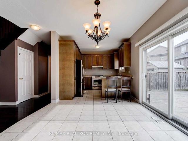 18 Horsley Court, Aurora