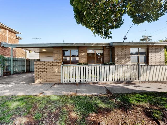 18 Hutcheson St, Moonee Ponds