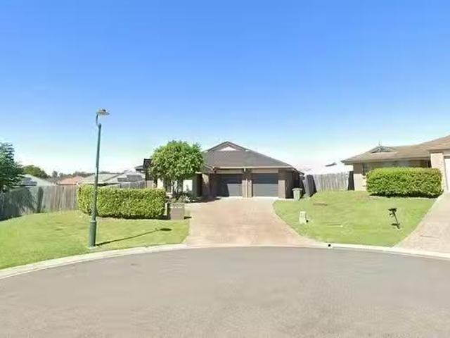 1/8 Jared Court, Yamanto, QLD 4305