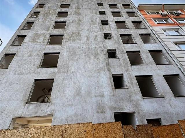 18 Karşıyaka Çarşı Girişinde Sıfır 1+1 Satılık Daıre