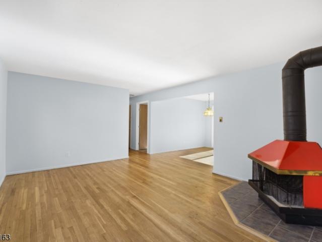 18 Kendall Dr