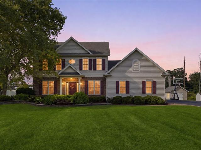 18 King Fisher Drive