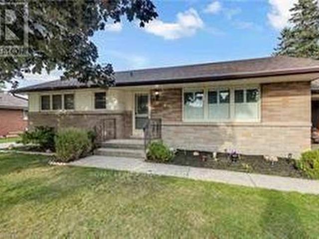 18 Kingsmount Crescent, Brantford, ON, N3T 5L7 house for sale | Listing ID X13771 | Royal LePage