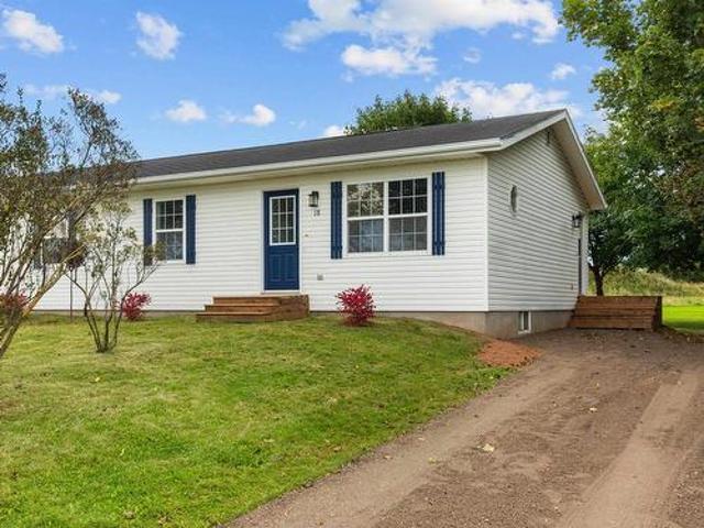 18 Kingston Road, Cornwall, PE, C0A 1H8 house for sale | Listing ID 202623 | Royal LePage