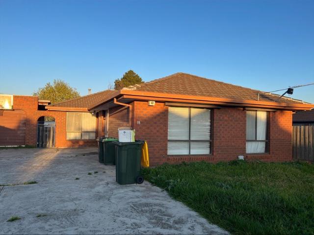 18 Lancelot Court Kings Park Unique Opportunity!