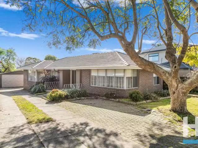 18 Lindrum Road, FRANKSTON, VIC 3199 House for Rent