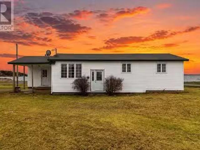 18 Lower Road, Hearts Delight Islington, NL, A0B 2E0 house f.