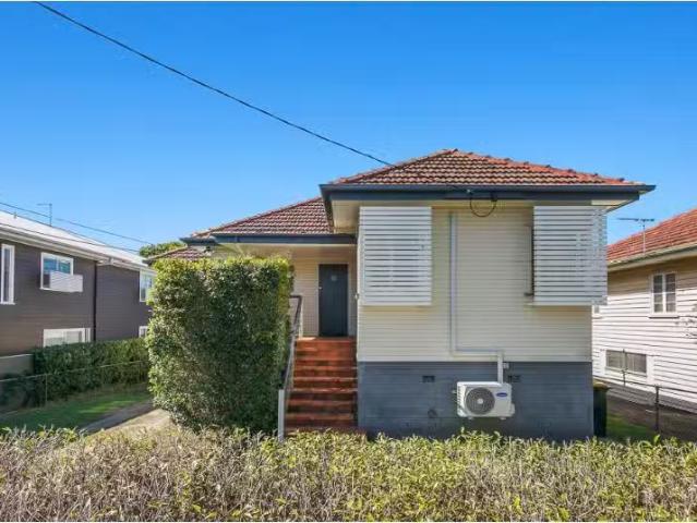 18 Lloyd Street, CAMP HILL House for rent Listed by Leo And C.