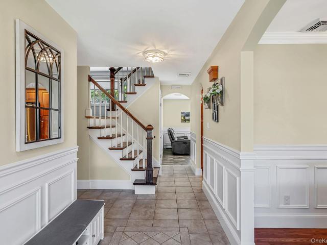18 Ludlow Way