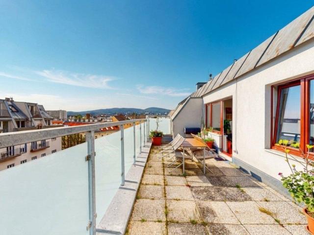 18 m² TERRASSENTRAUM | CHARMANTE 2 ZIMMER WOHNUNG IN U BAHN NÄHE