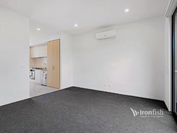 18 McKechnie Street, St Albans, Melbourne