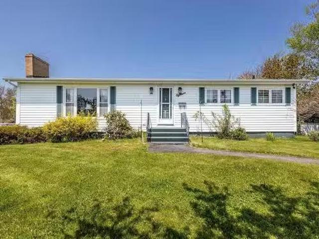 18 Macnamara Avenue, Coxheath, NS, B1R 2C2 house for sale L.