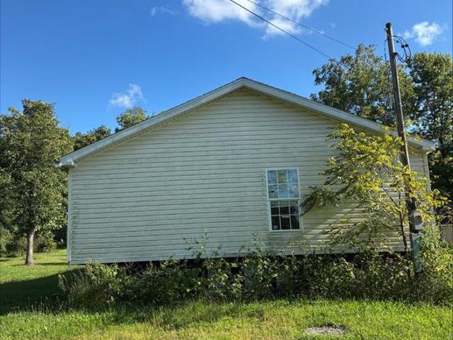 18 Maple Avenue