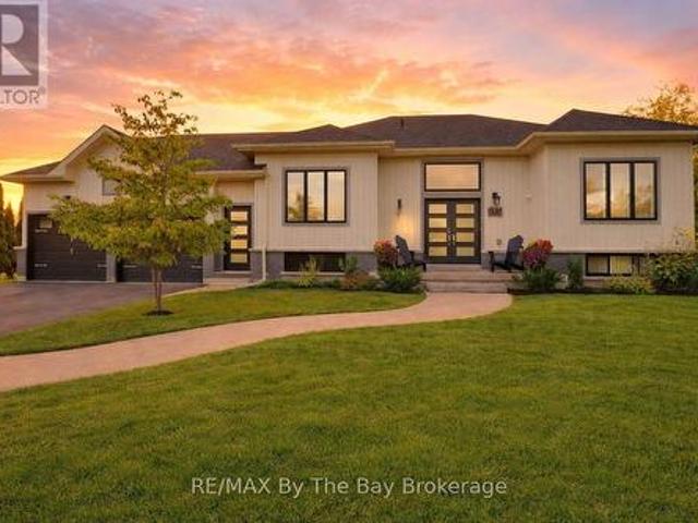 18 Maple Drive, Wasaga Beach, ON, L9Z 0A7 house for sale | Listing ID S13431 | Royal LePage